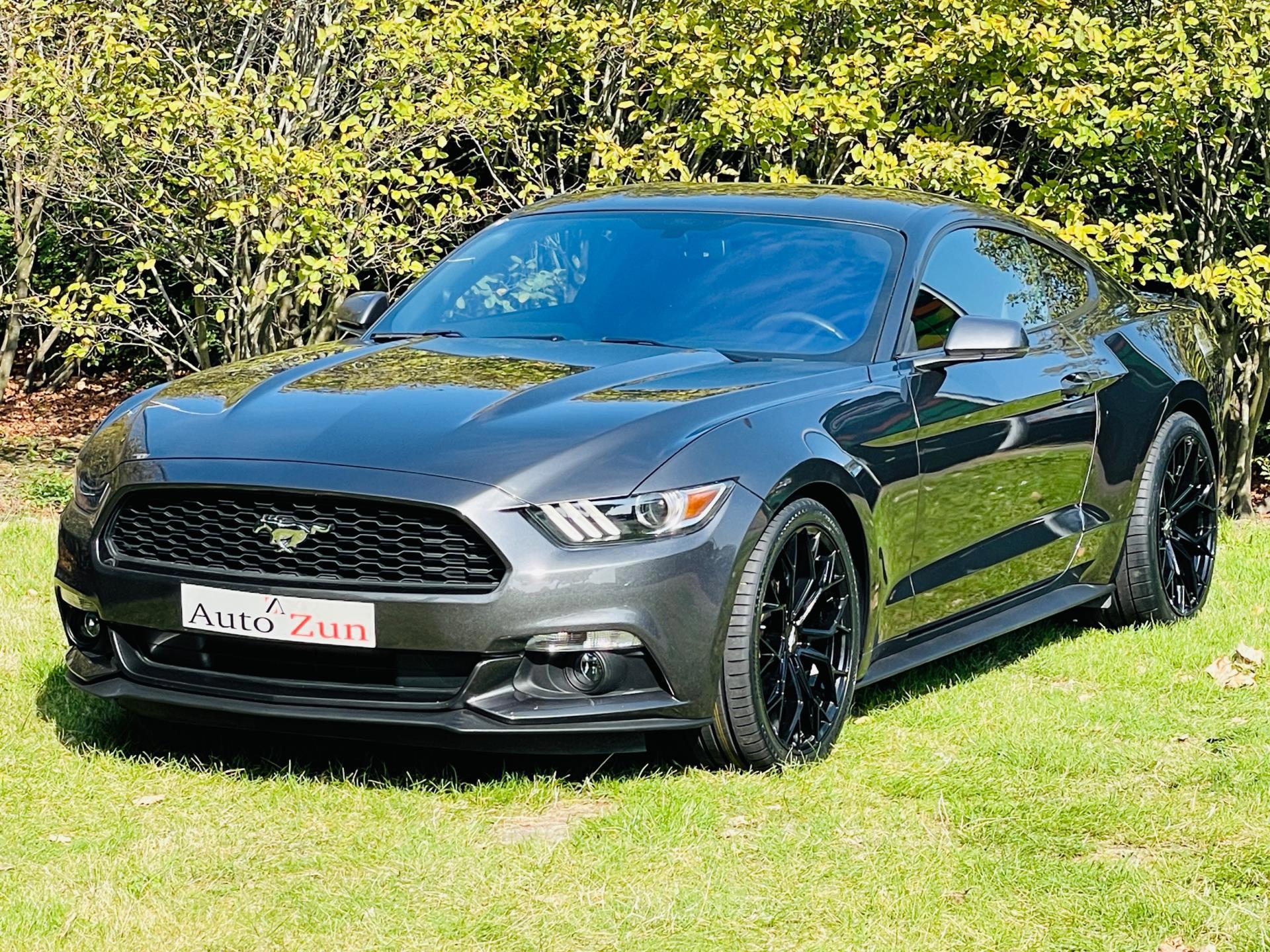 Ford Mustang Fastback 2.3 EcoBoost Premium (2016), foto 3