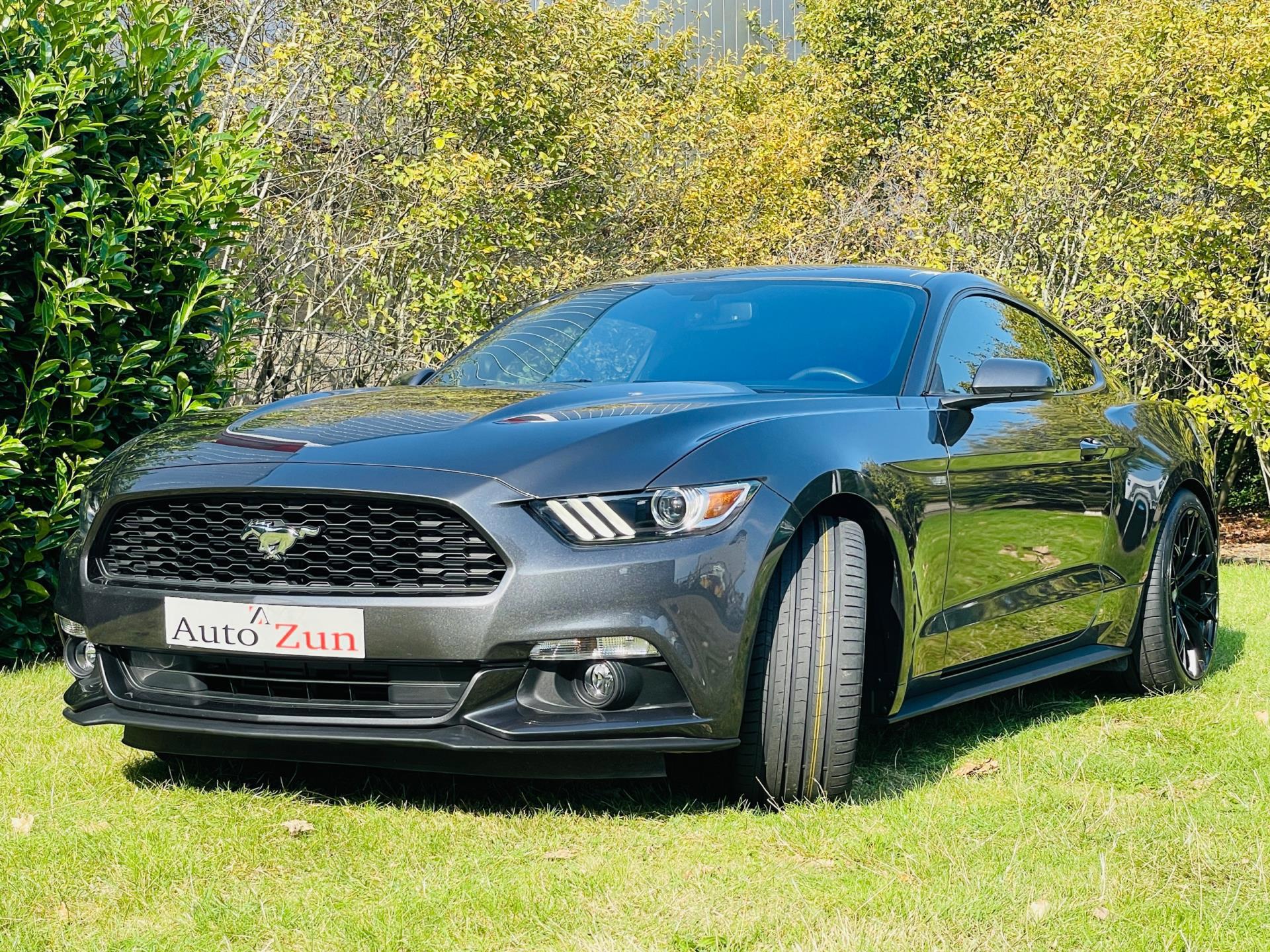 Ford Mustang Fastback 2.3 EcoBoost Premium (2016), foto 7