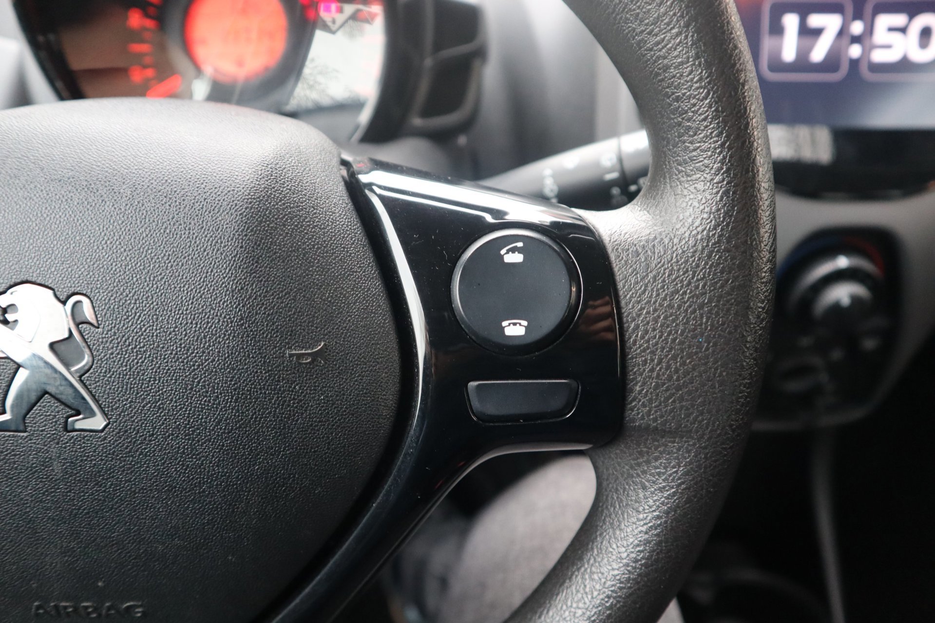 Peugeot 108 1.0 e-VTi Active appel carplay (2018), foto 12