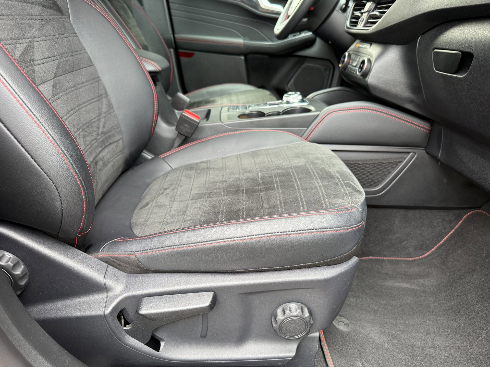 Ford Kuga 2.5 PHEV ST-Line X (2023), foto 25