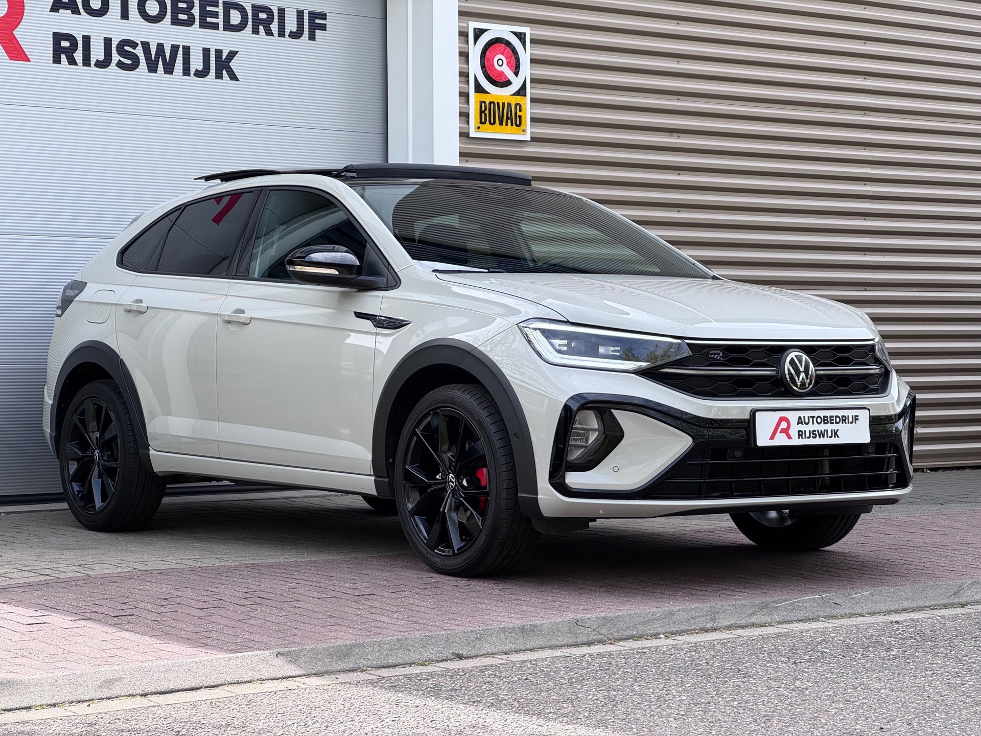 Volkswagen Taigo 1.0 TSI R-Line (2023), foto 9