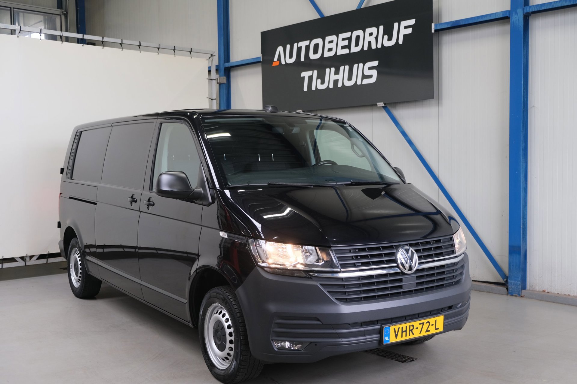 Volkswagen Transporter 2.0 TDI L2H1 30 (2021), foto 1