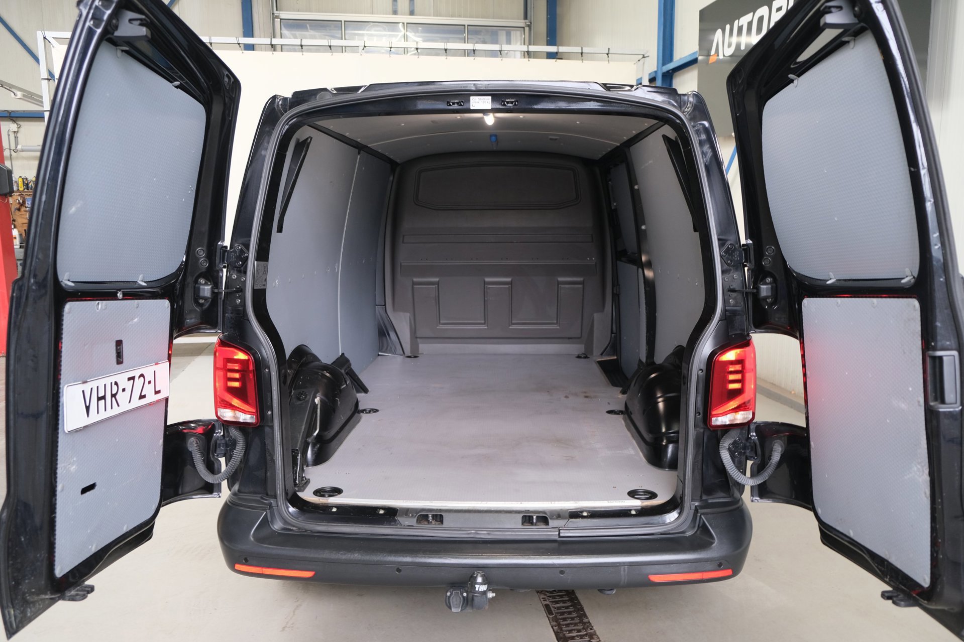 Volkswagen Transporter 2.0 TDI L2H1 30 (2021), foto 11