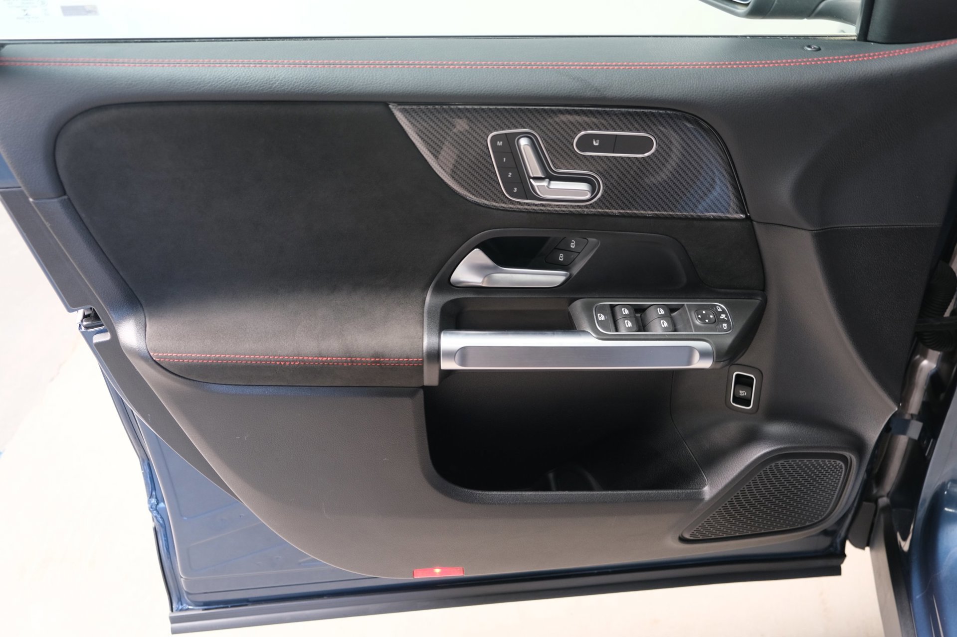 Mercedes-Benz GLB 220 D 4MATIC AMG > Grijs kenteken < Airco, Cruise, Trekhaak, Camera, Carplay. (2021), foto 14