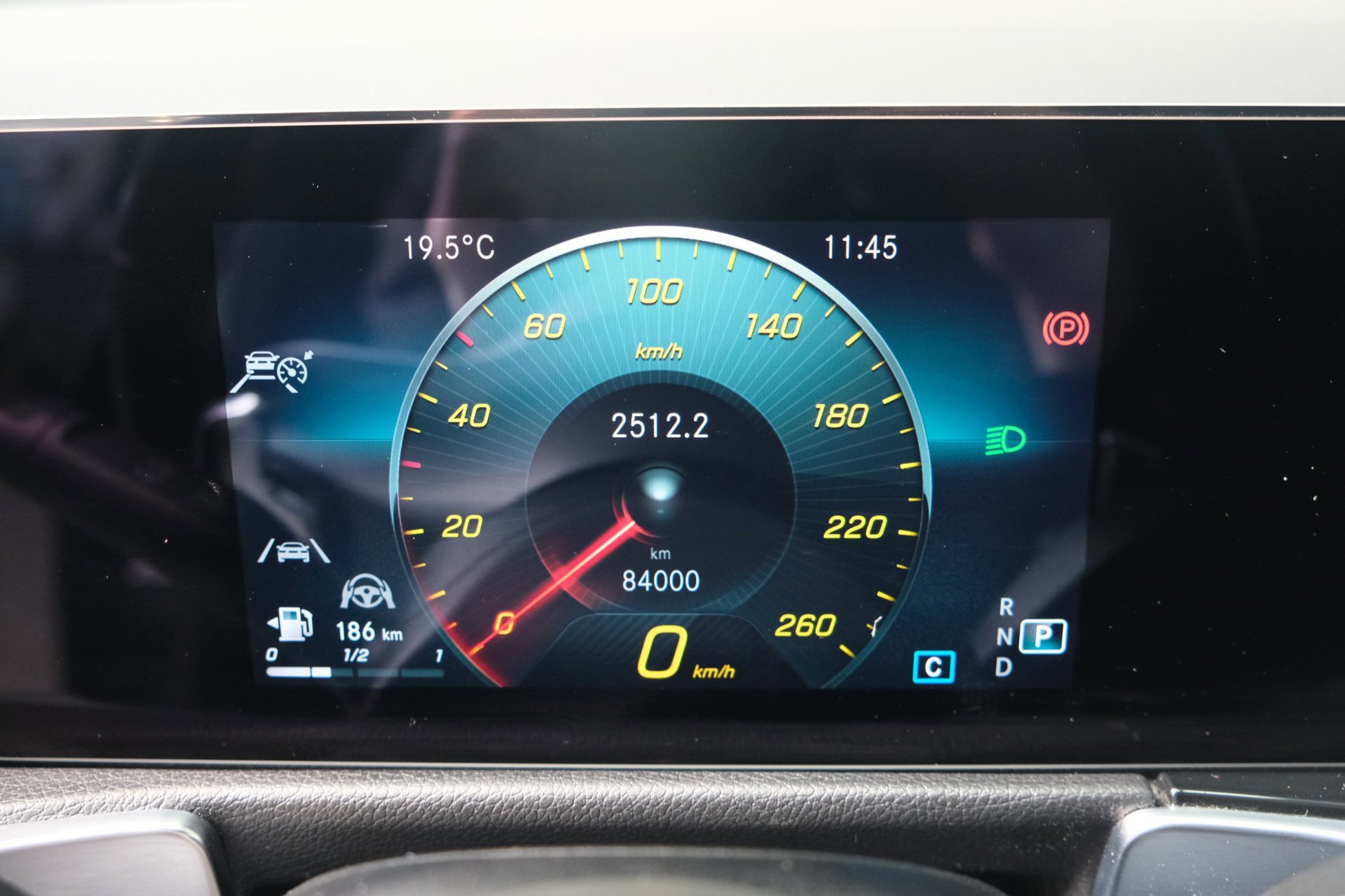 Mercedes-Benz GLB 220 D 4MATIC AMG > Grijs kenteken < Airco, Cruise, Trekhaak, Camera, Carplay. (2021), foto 32