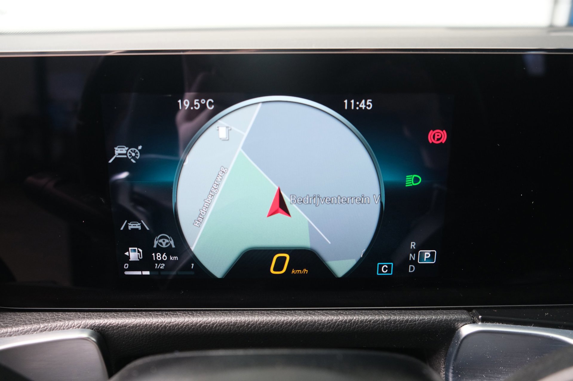 Mercedes-Benz GLB 220 D 4MATIC AMG > Grijs kenteken < Airco, Cruise, Trekhaak, Camera, Carplay. (2021), foto 33