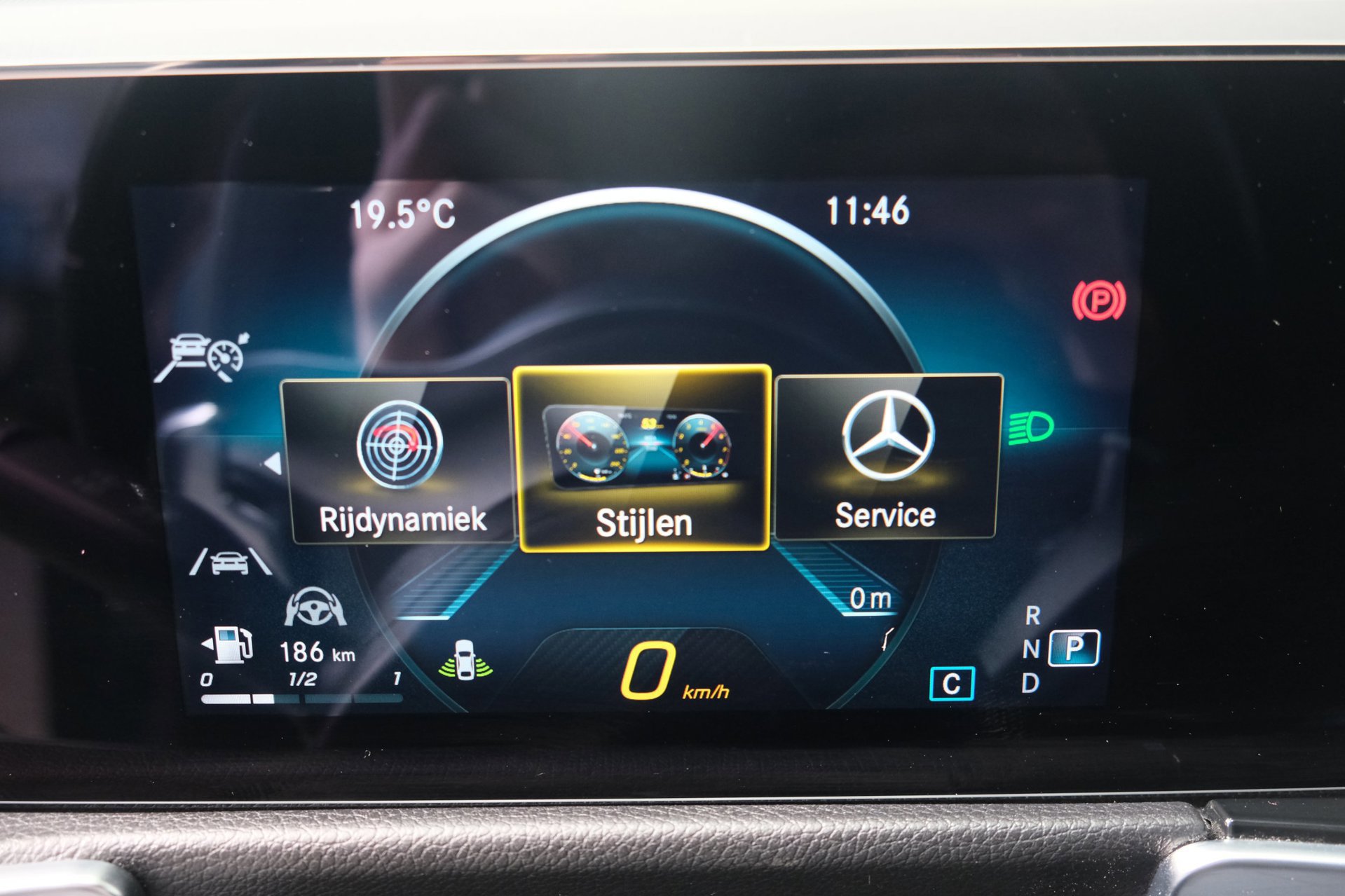 Mercedes-Benz GLB 220 D 4MATIC AMG > Grijs kenteken < Airco, Cruise, Trekhaak, Camera, Carplay. (2021), foto 35