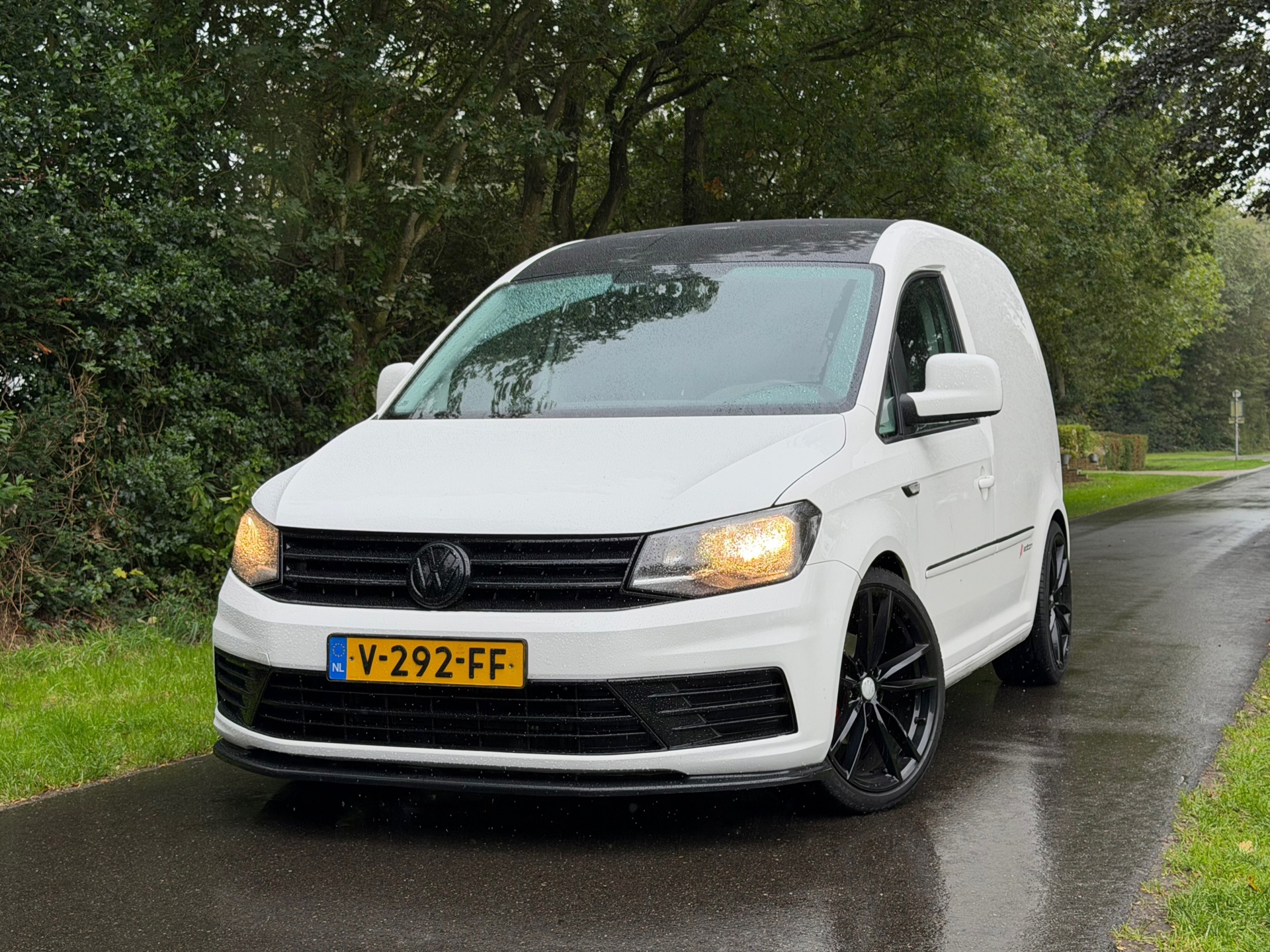 Volkswagen Caddy 2.0 TDI L1H1 BMT Trendline (2017), foto 1