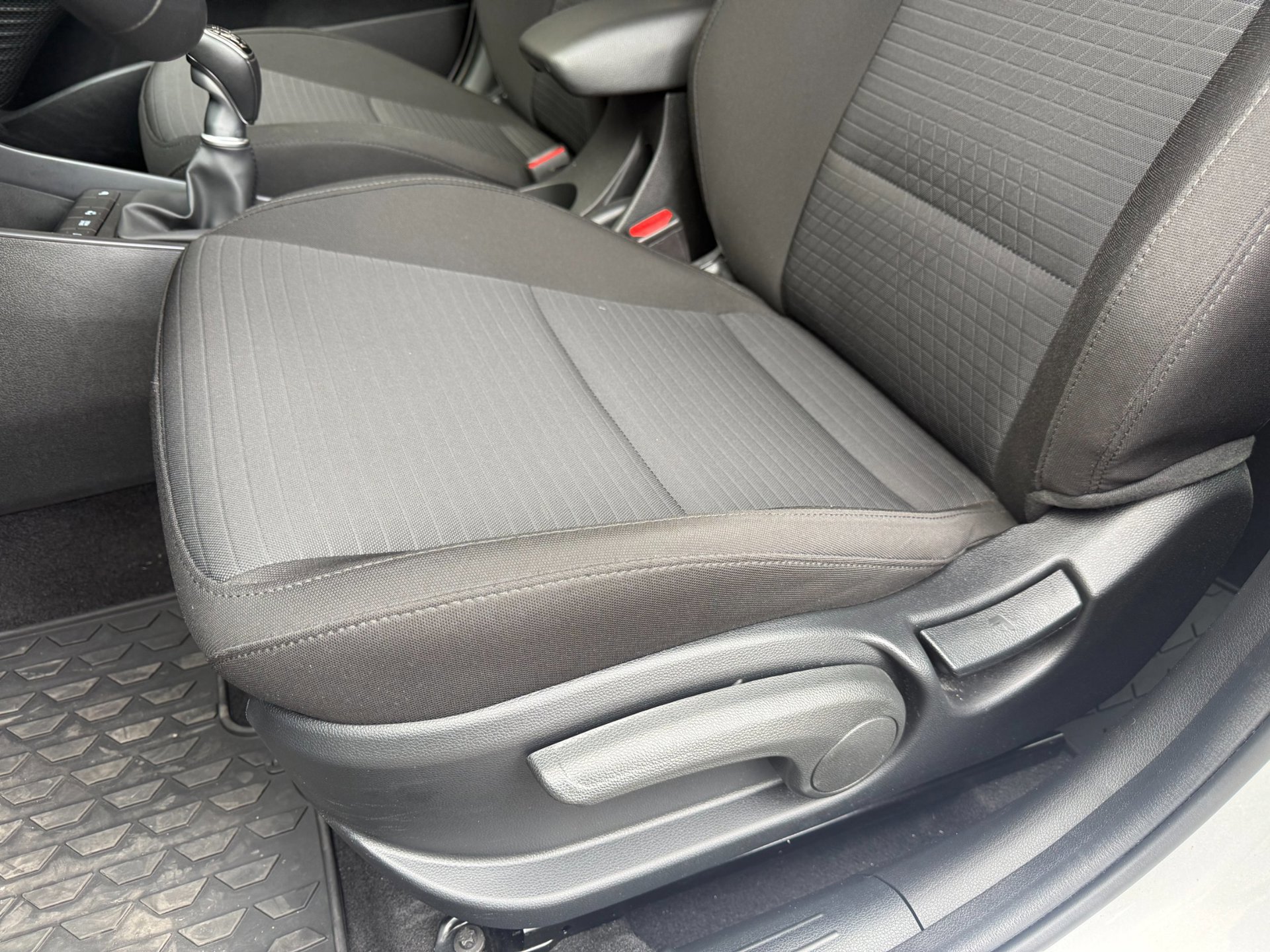 Hyundai I20 1.0 T-GDI 2023 (2023), foto 12