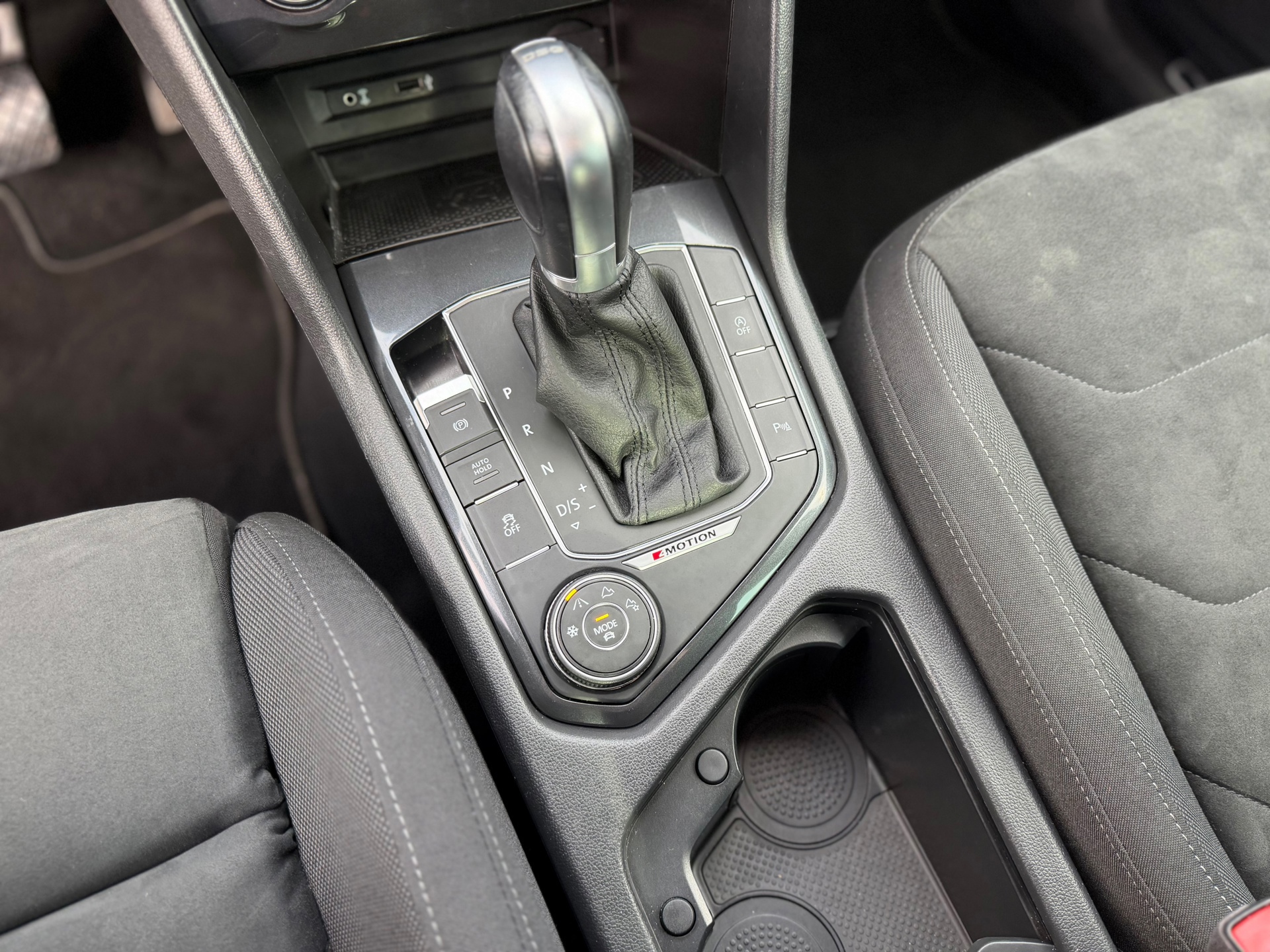 Volkswagen Tiguan 2.0 TSI 4Motion Highline (2017), foto 20