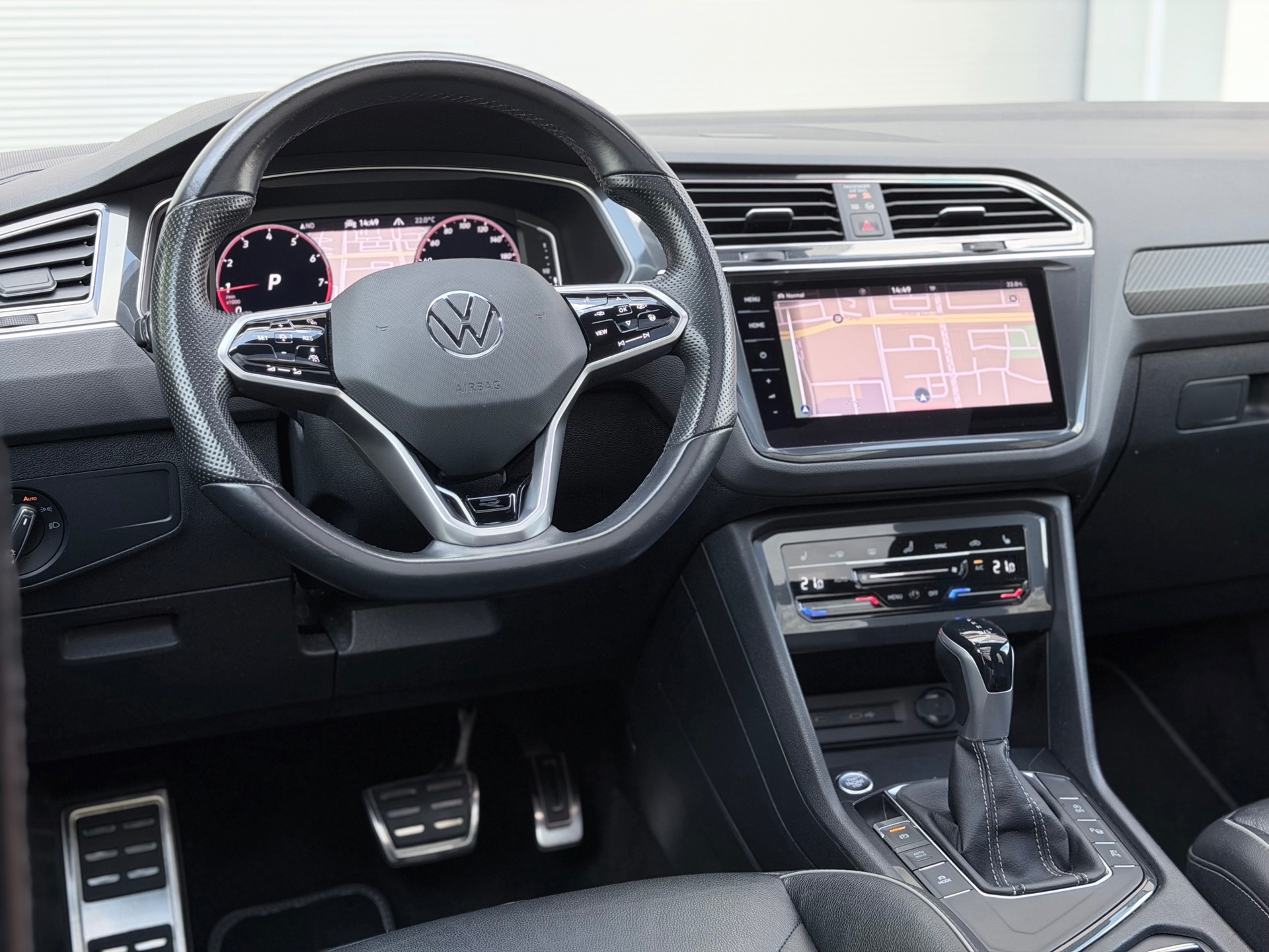 Volkswagen Tiguan 1.5 TSI R-Line (2021), foto 11
