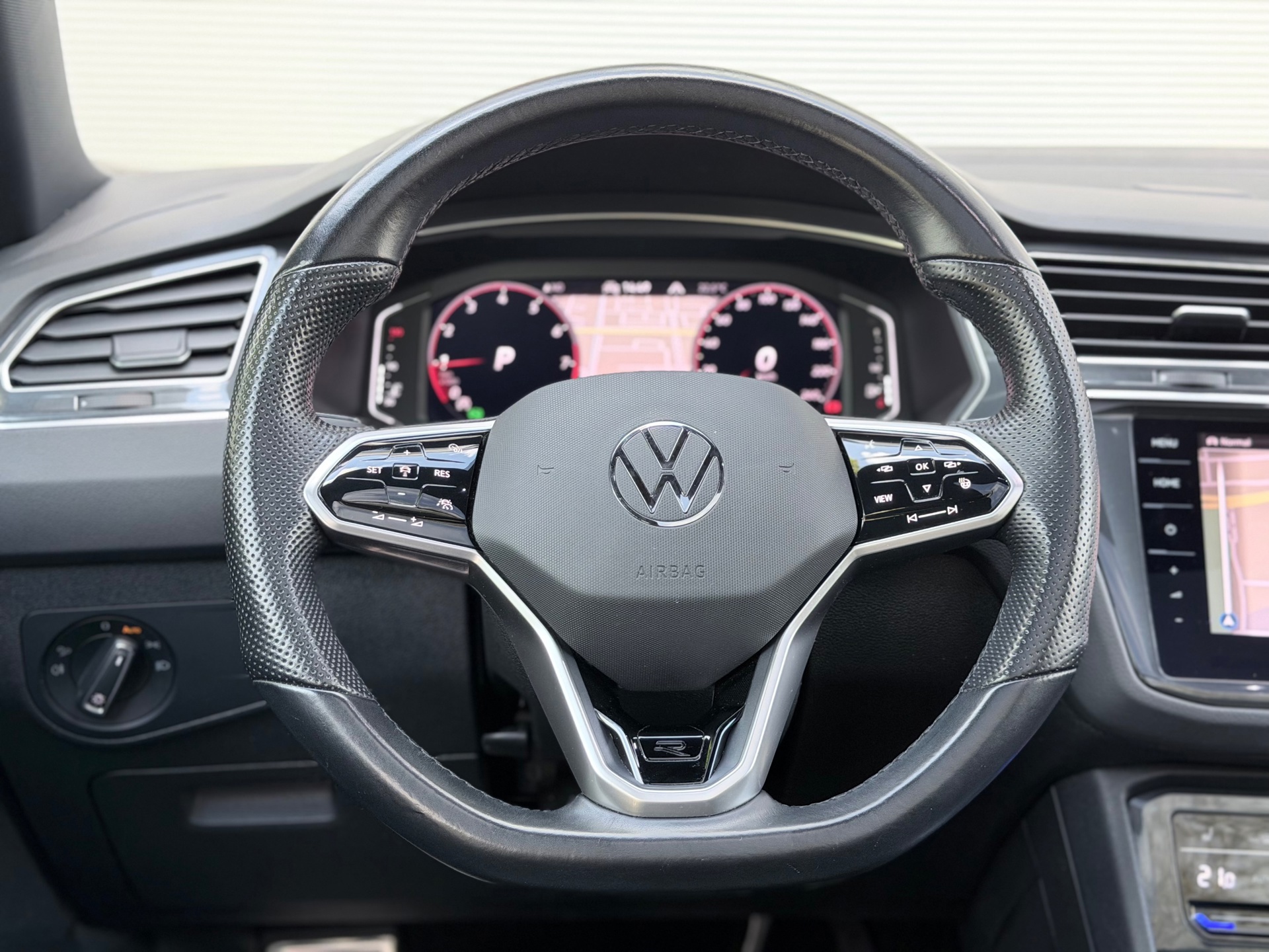 Volkswagen Tiguan 1.5 TSI R-Line (2021), foto 12