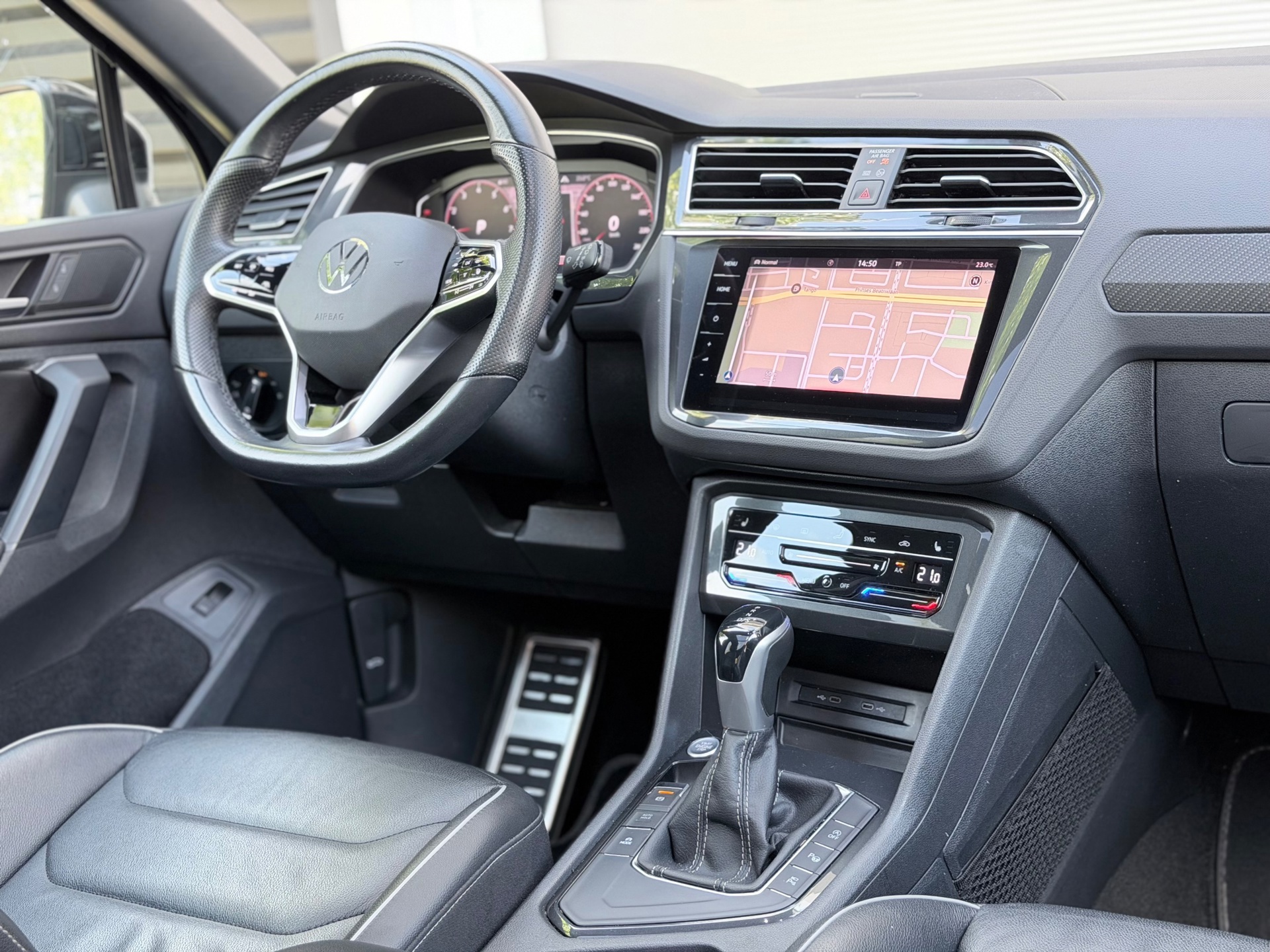 Volkswagen Tiguan 1.5 TSI R-Line (2021), foto 15