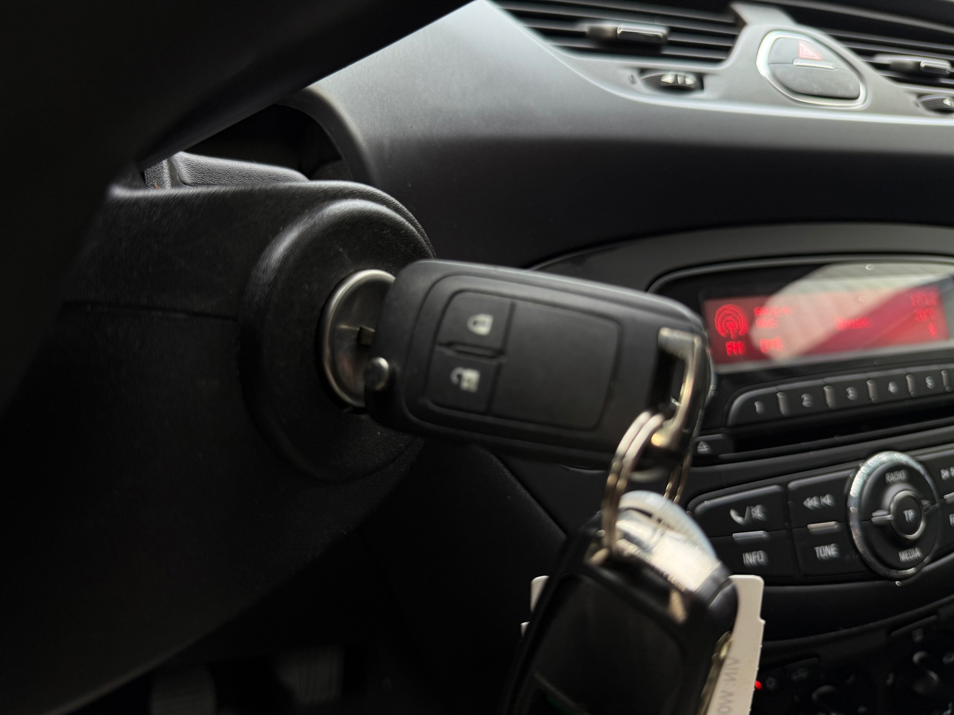 Opel Corsa 1.4 Edition (2016), foto 15