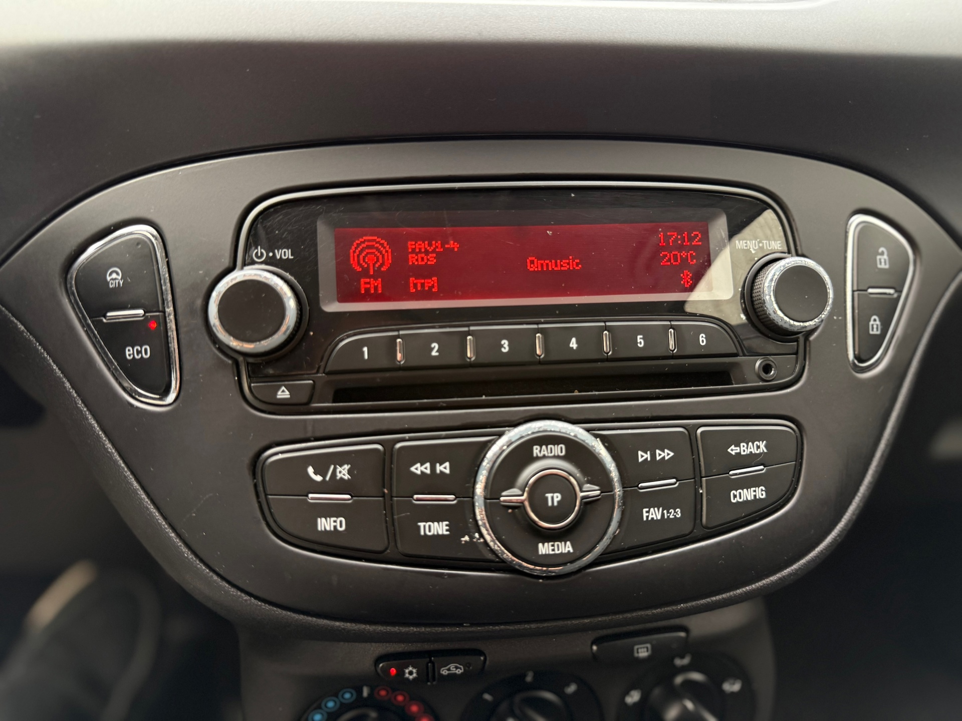 Opel Corsa 1.4 Edition (2016), foto 16