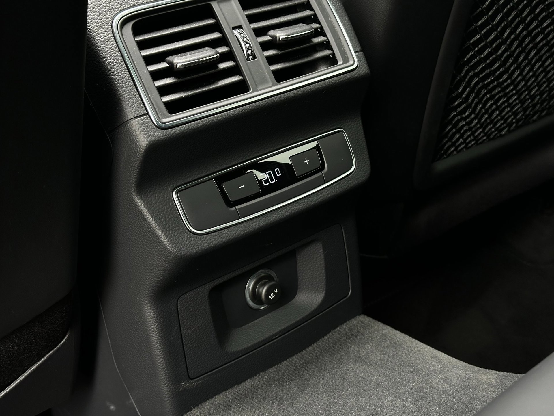 Audi Q5 3.0 TFSI SQ5 quattro (2018), foto 38