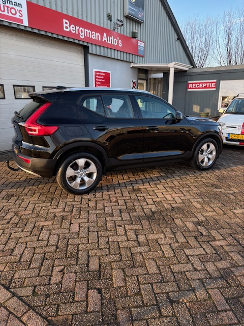 Volvo XC40 1.5 T3 Momentum (2018), foto 6