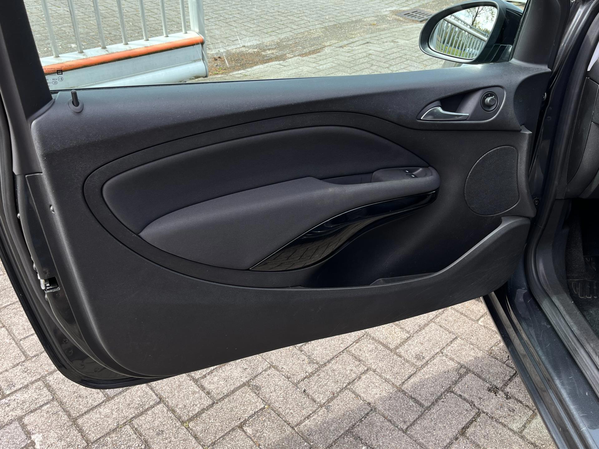 Opel Adam 1.4 Glam (2018), foto 8