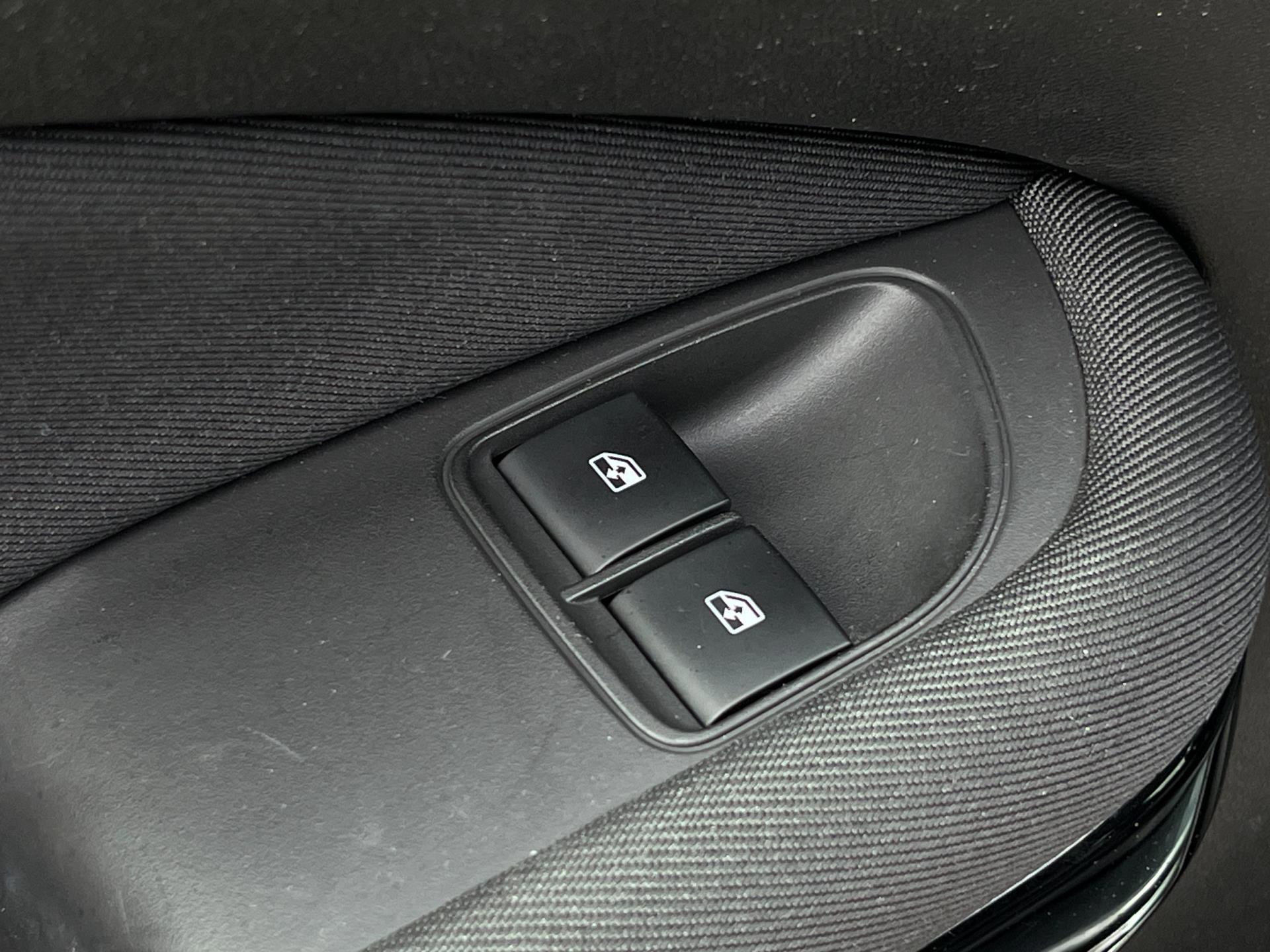 Opel Adam 1.4 Glam (2018), foto 9