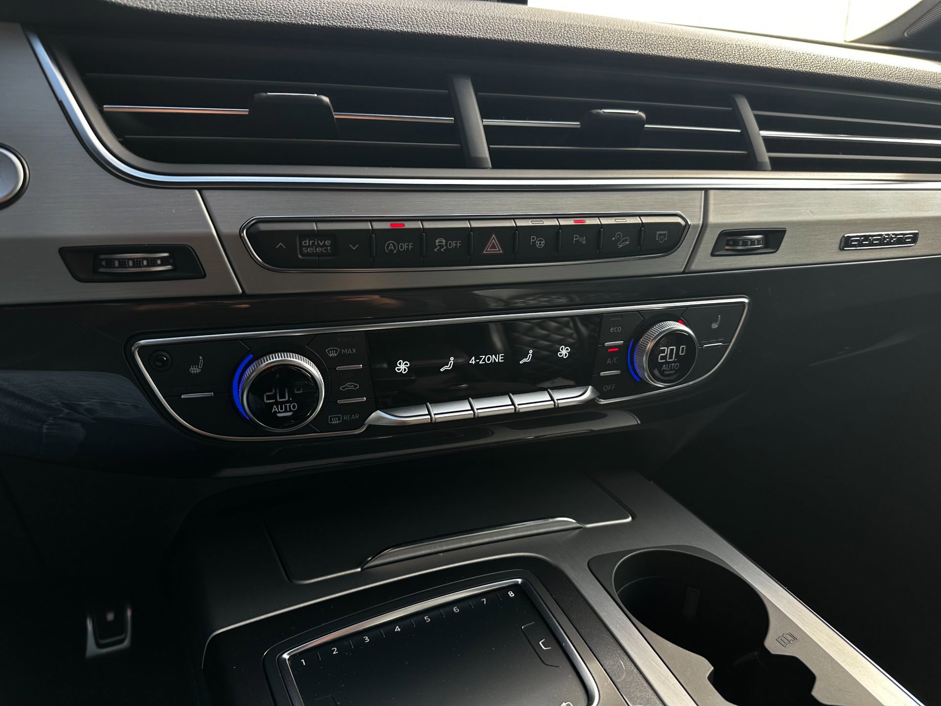 Audi Q7 50 TDI quattro S line Edition 7p (2019), foto 30