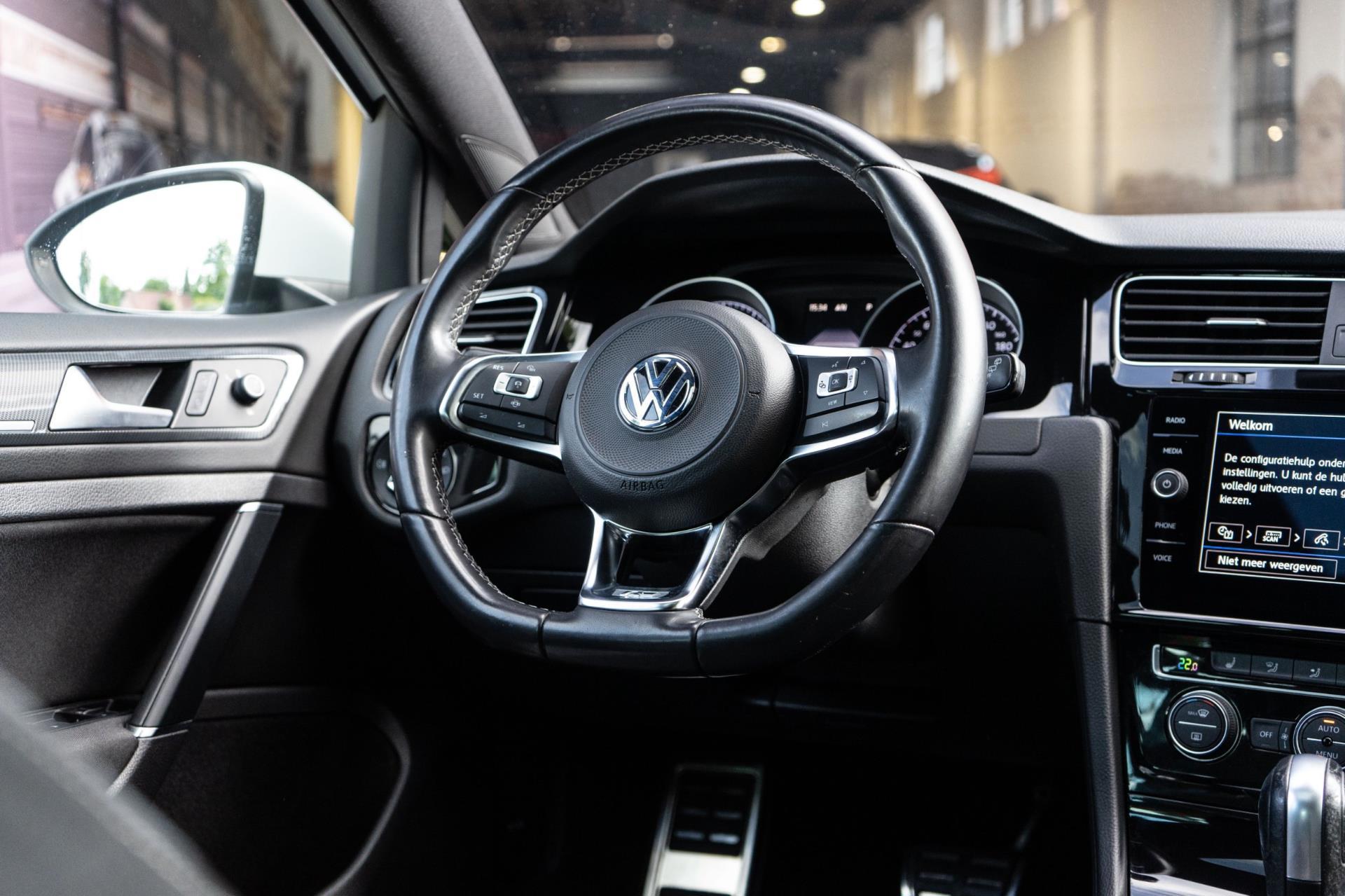 Volkswagen Golf 1.5 TSI Highline R Line (2020), foto 13