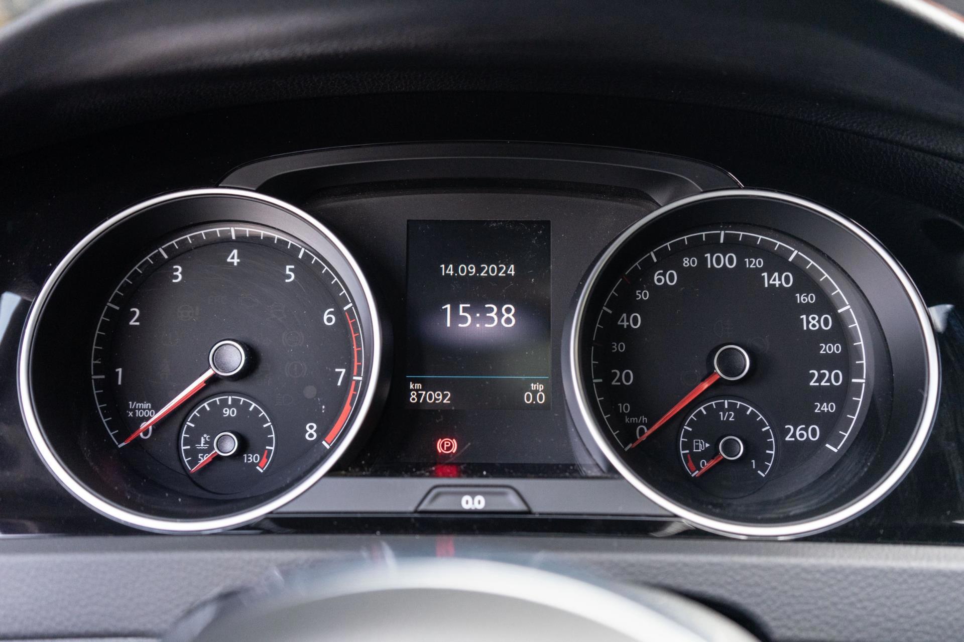 Volkswagen Golf 1.5 TSI Highline R Line (2020), foto 15