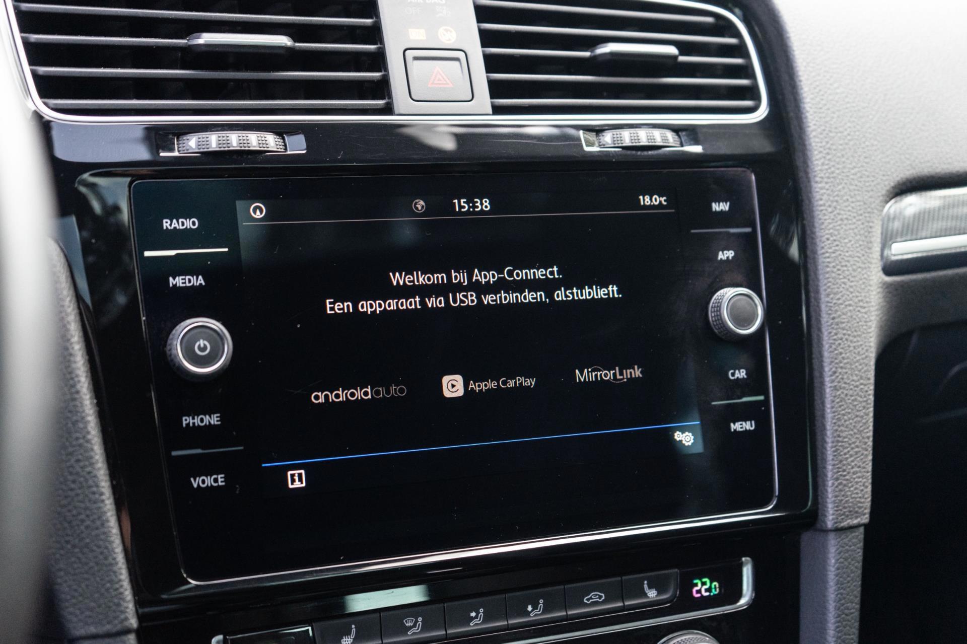 Volkswagen Golf 1.5 TSI Highline R Line (2020), foto 22