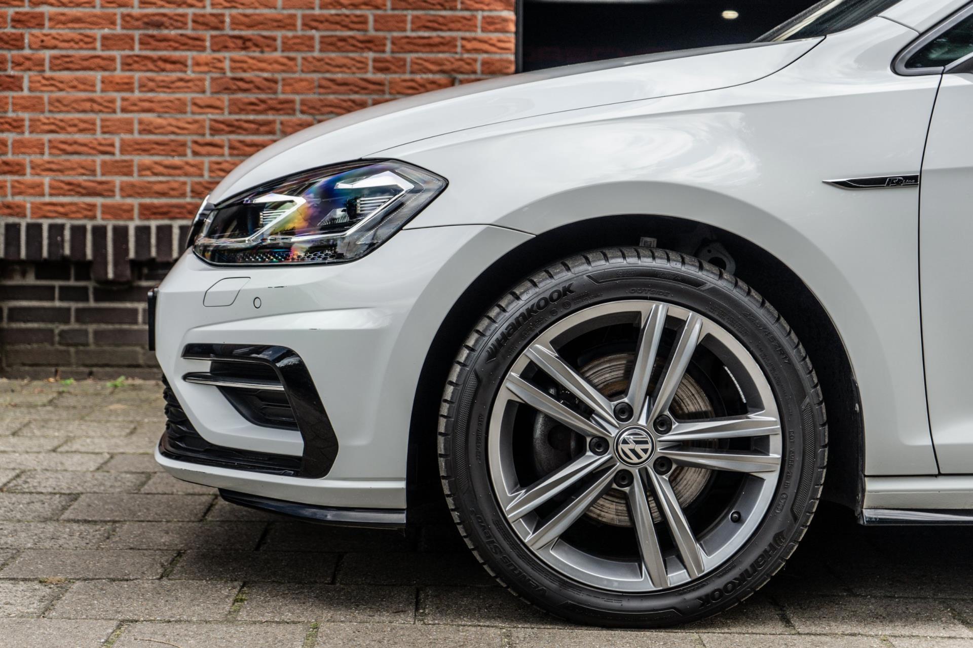 Volkswagen Golf 1.5 TSI Highline R Line (2020), foto 6