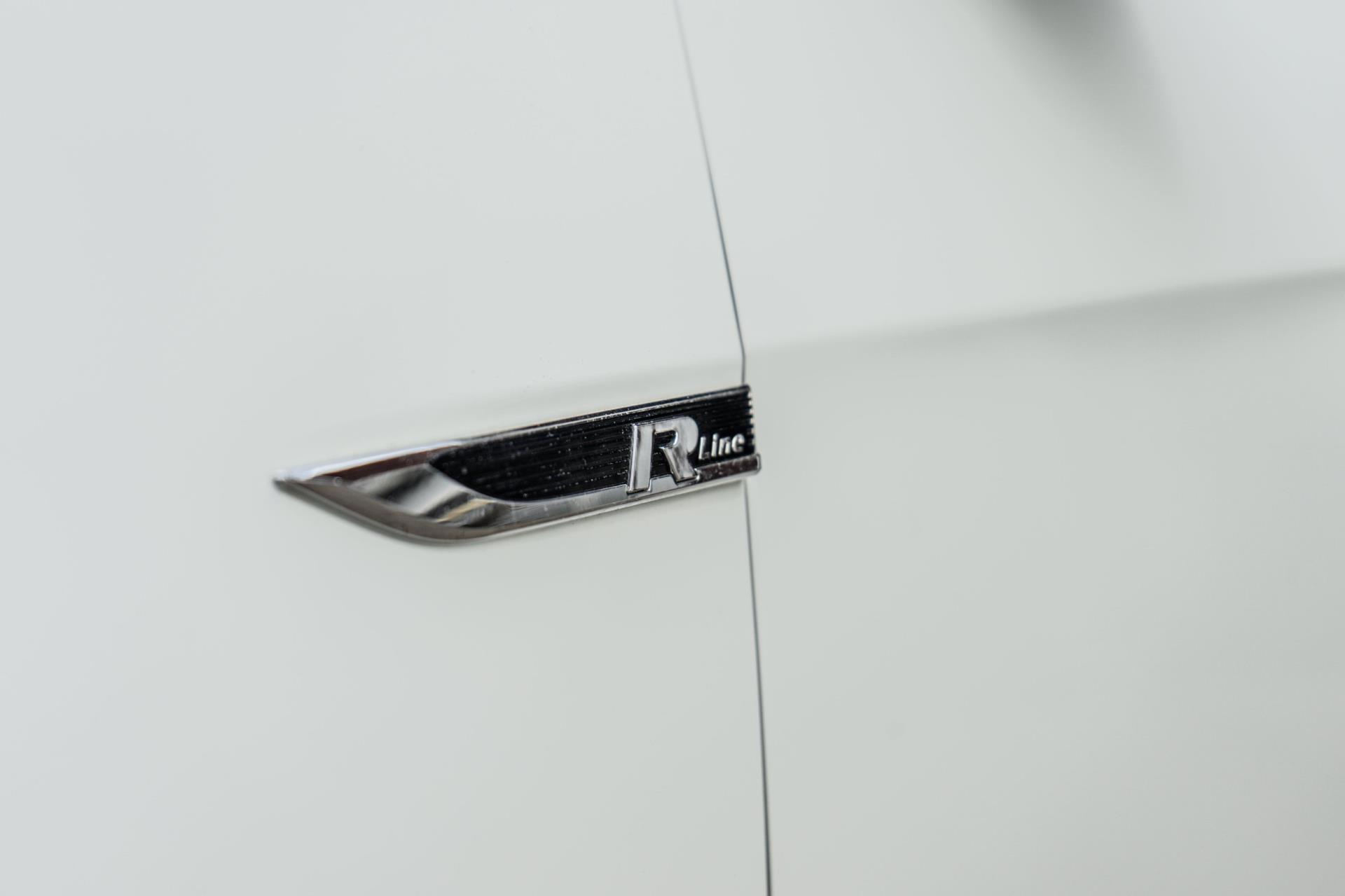 Volkswagen Golf 1.5 TSI Highline R Line (2020), foto 7