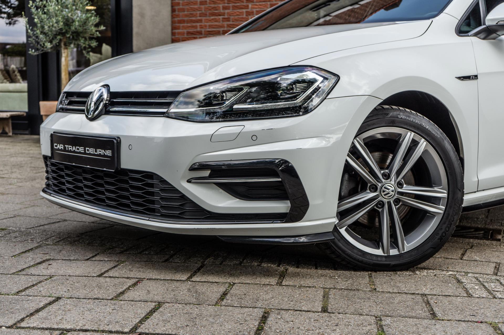 Volkswagen Golf 1.5 TSI Highline R Line (2020), foto 9