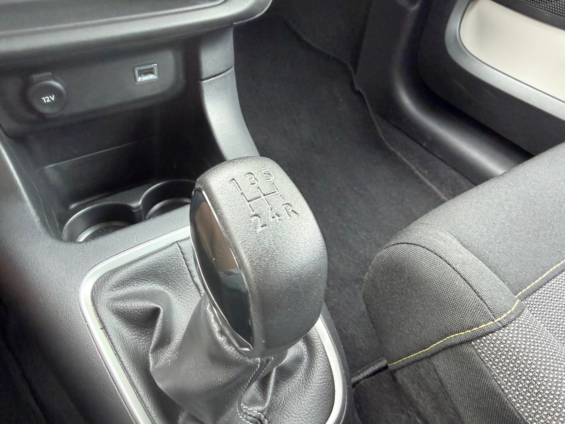 Citroen C3 1.2 PureTech Business (2020), foto 21