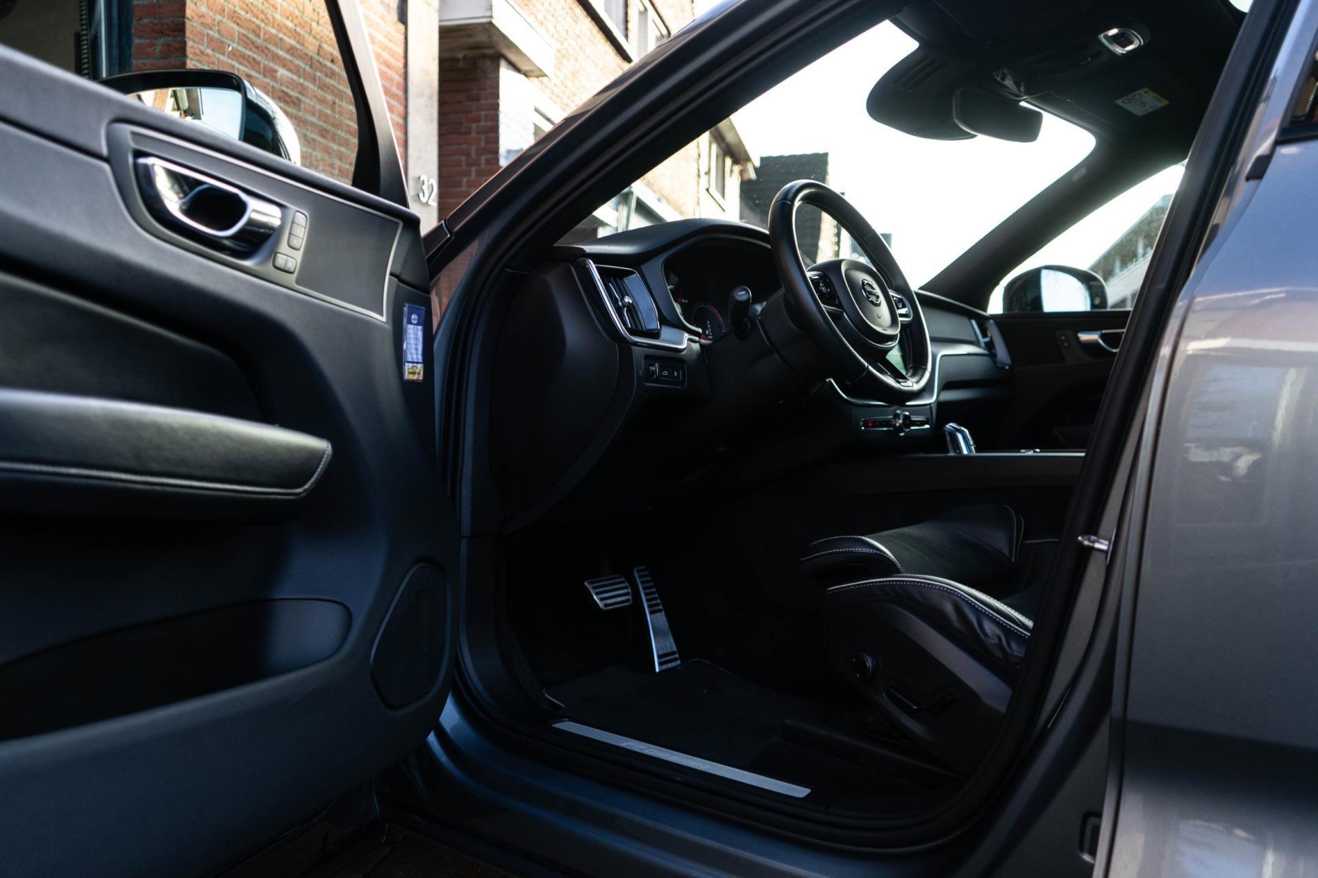 Volvo XC60 390PK T8 Twin Engine AWD R-Design (2018), foto 17