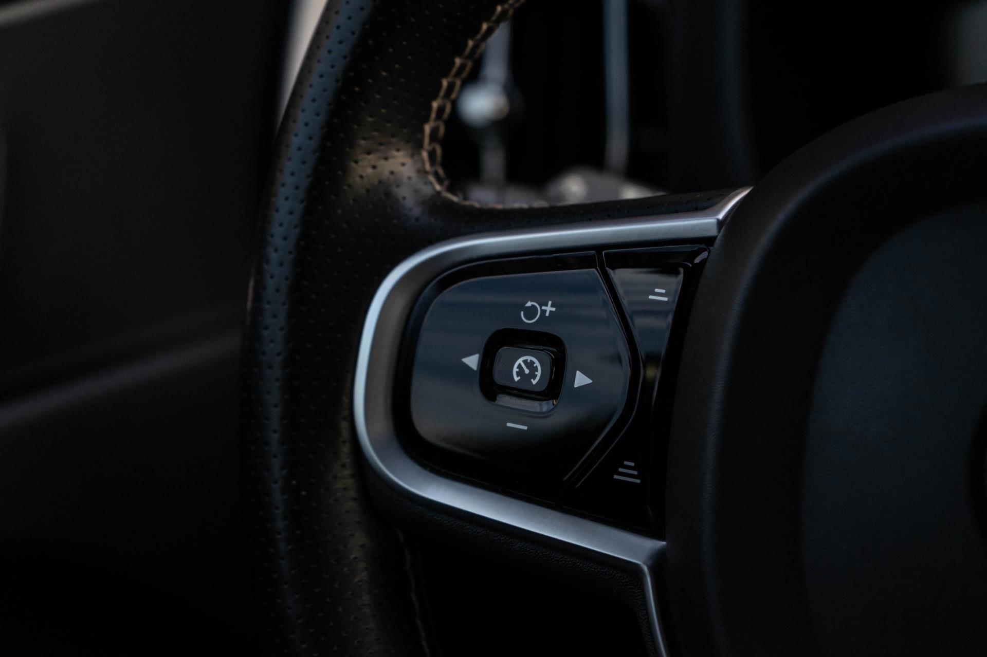 Volvo XC60 390PK T8 Twin Engine AWD R-Design (2018), foto 23