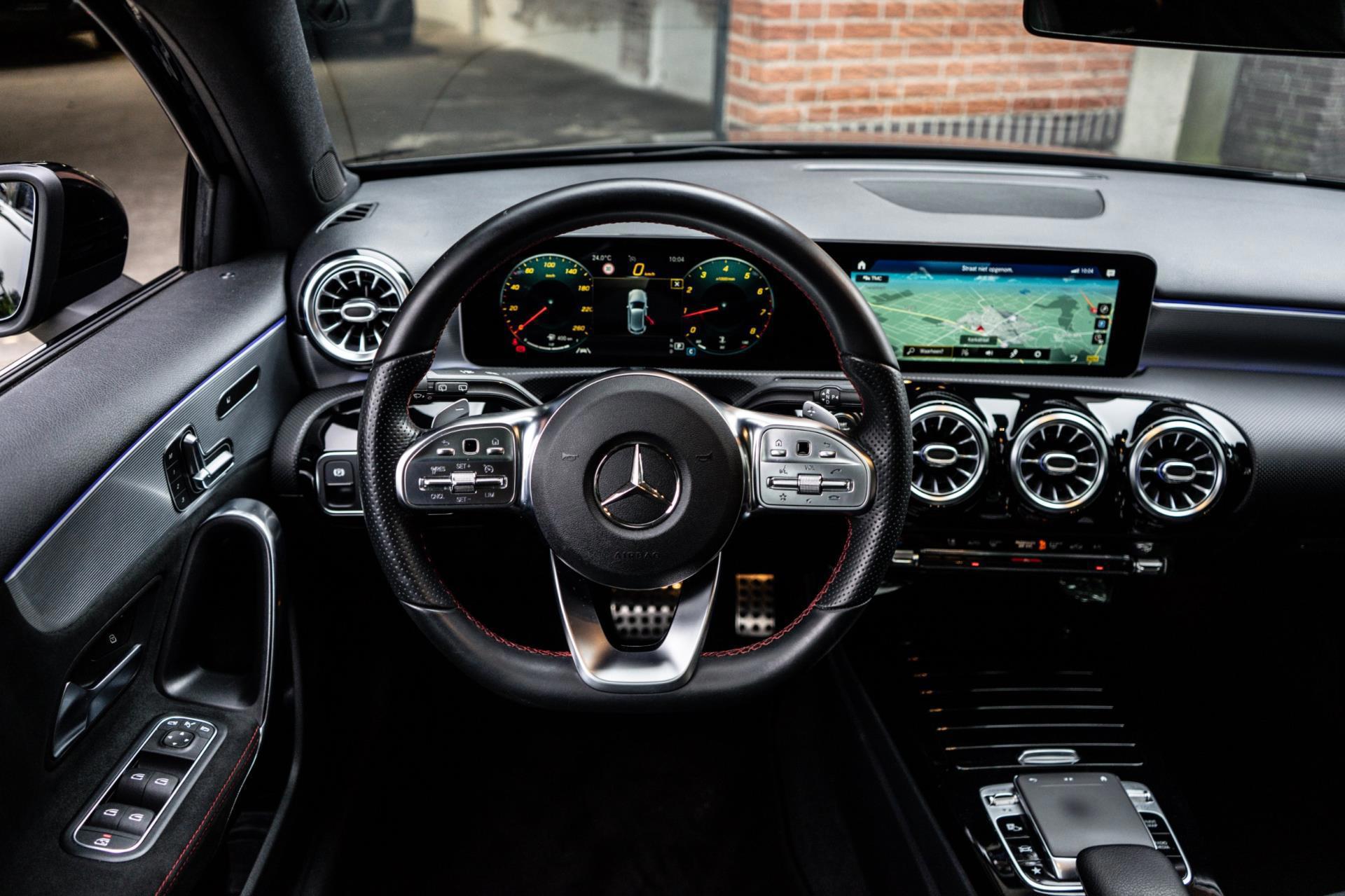 Mercedes-Benz A-klasse 200 AMG Line (2018), foto 14