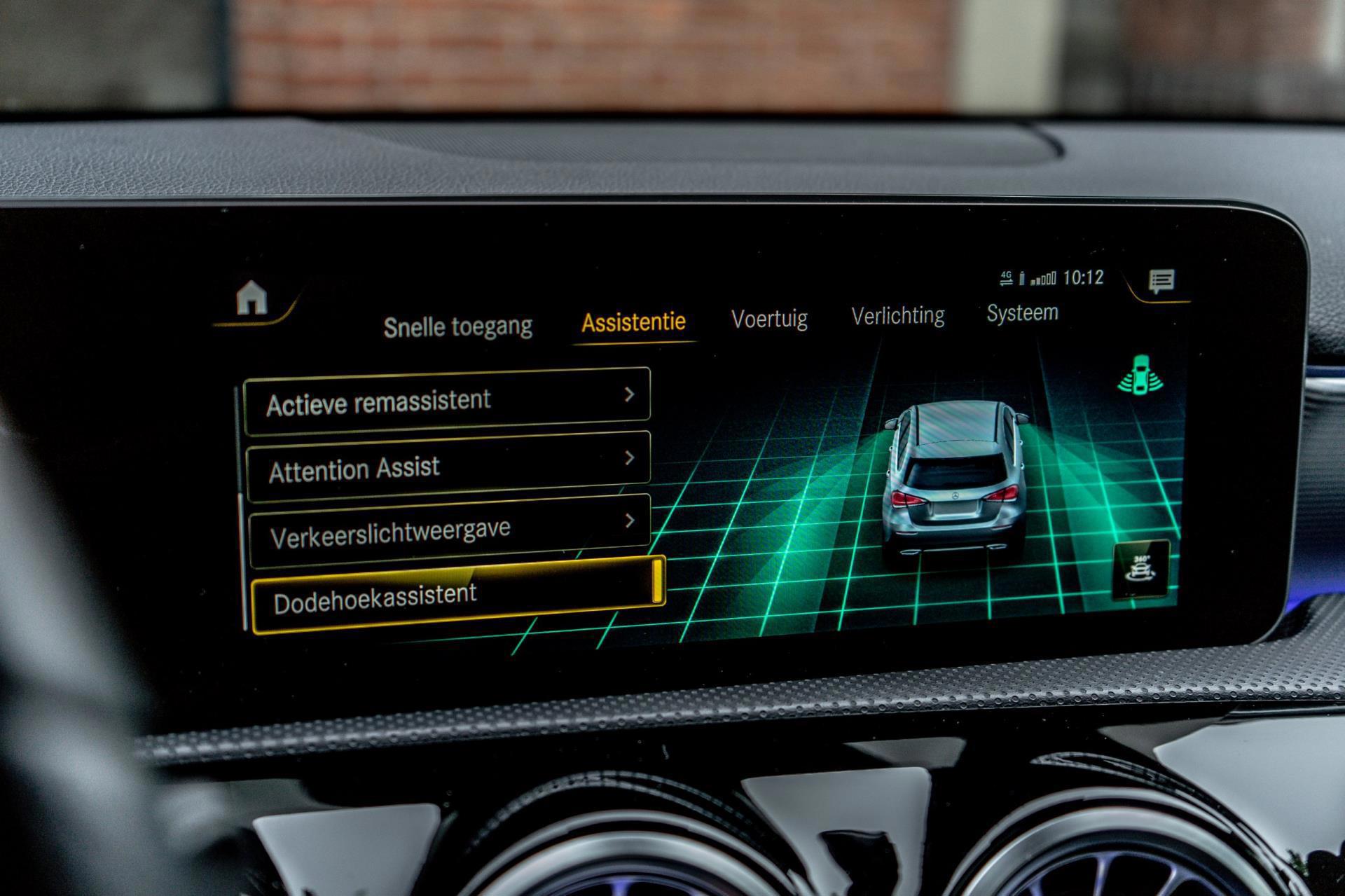 Mercedes-Benz A-klasse 200 AMG Line (2018), foto 22