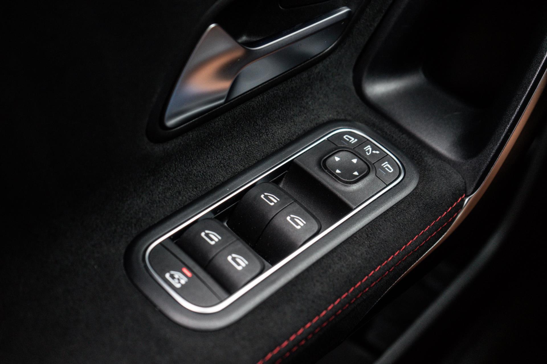 Mercedes-Benz A-klasse 200 AMG Line (2018), foto 24