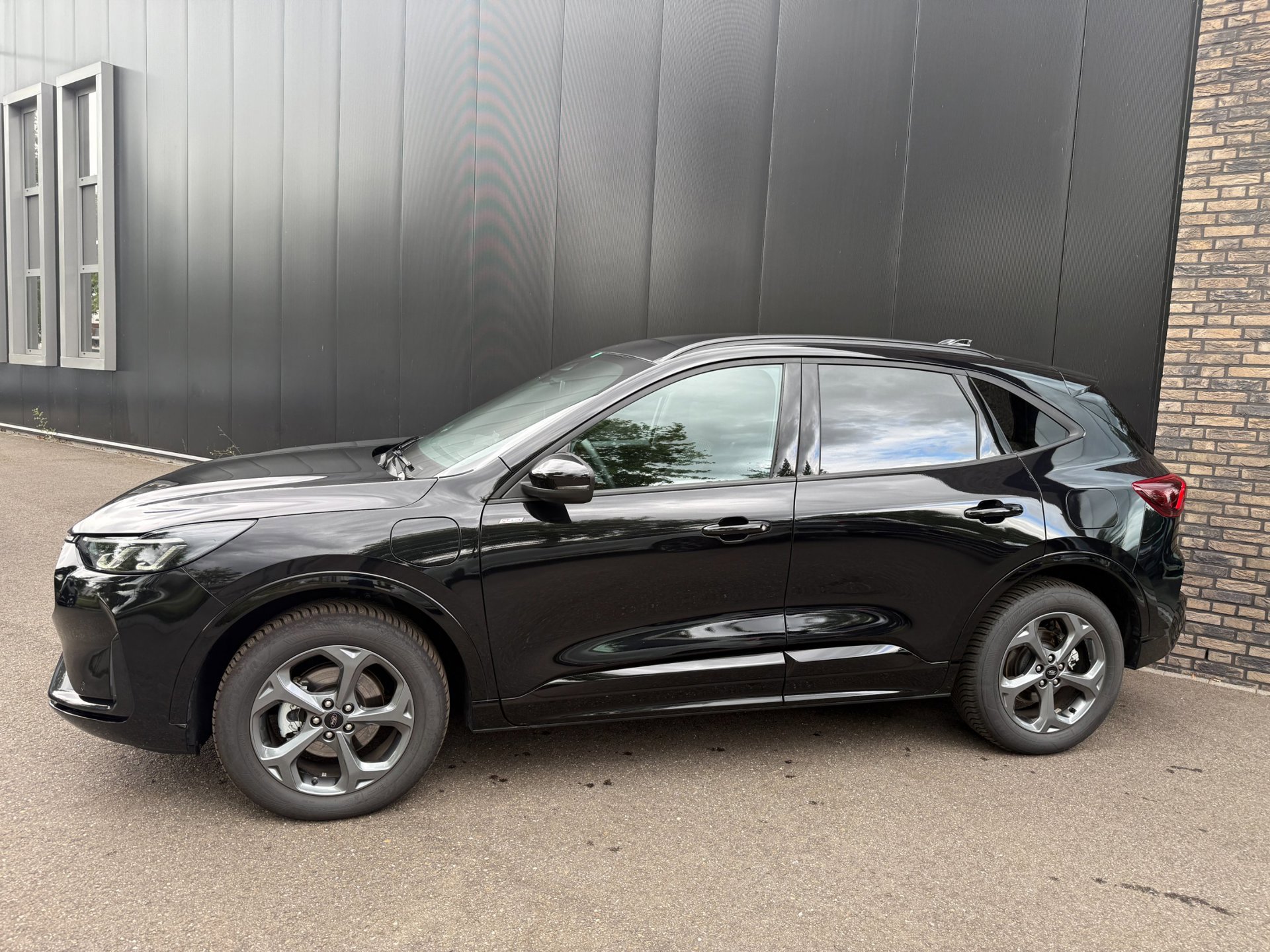 Ford Kuga 2.5 PHEV ST-Line Winter (2025), foto 2