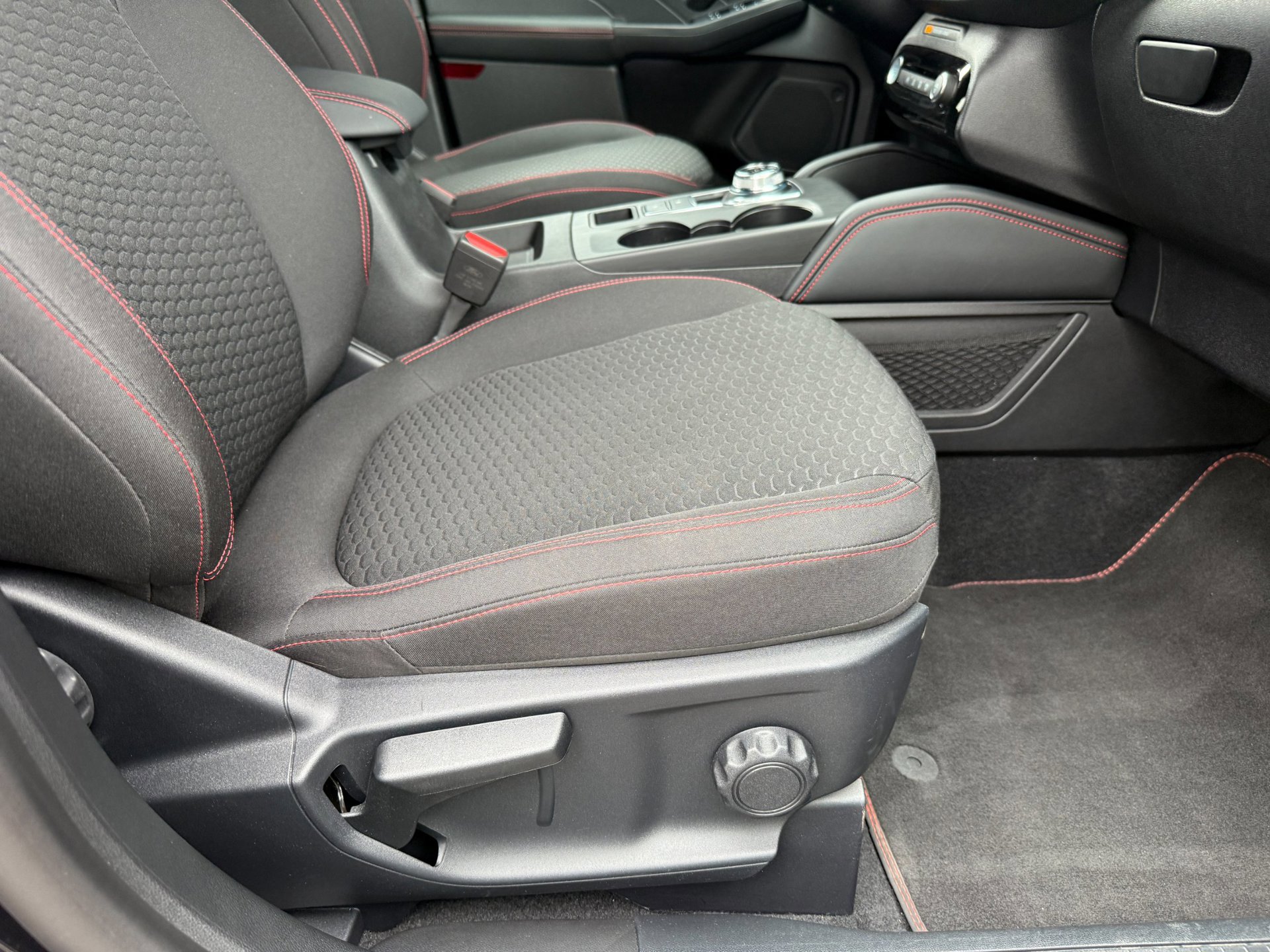 Ford Kuga 2.5 PHEV ST-Line Winter (2025), foto 25