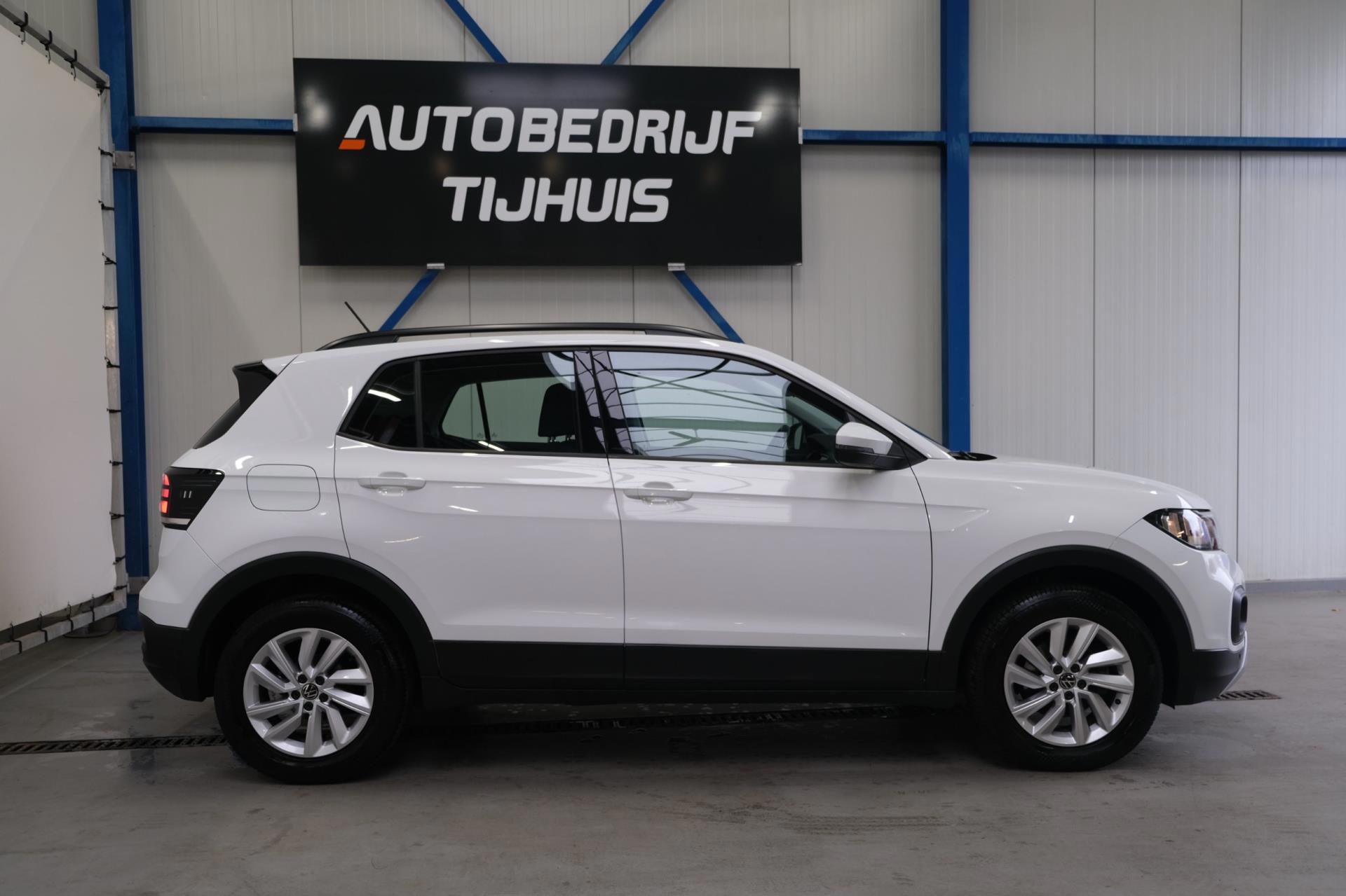 Volkswagen T-Cross 1.0 TSI Life (2021), foto 2