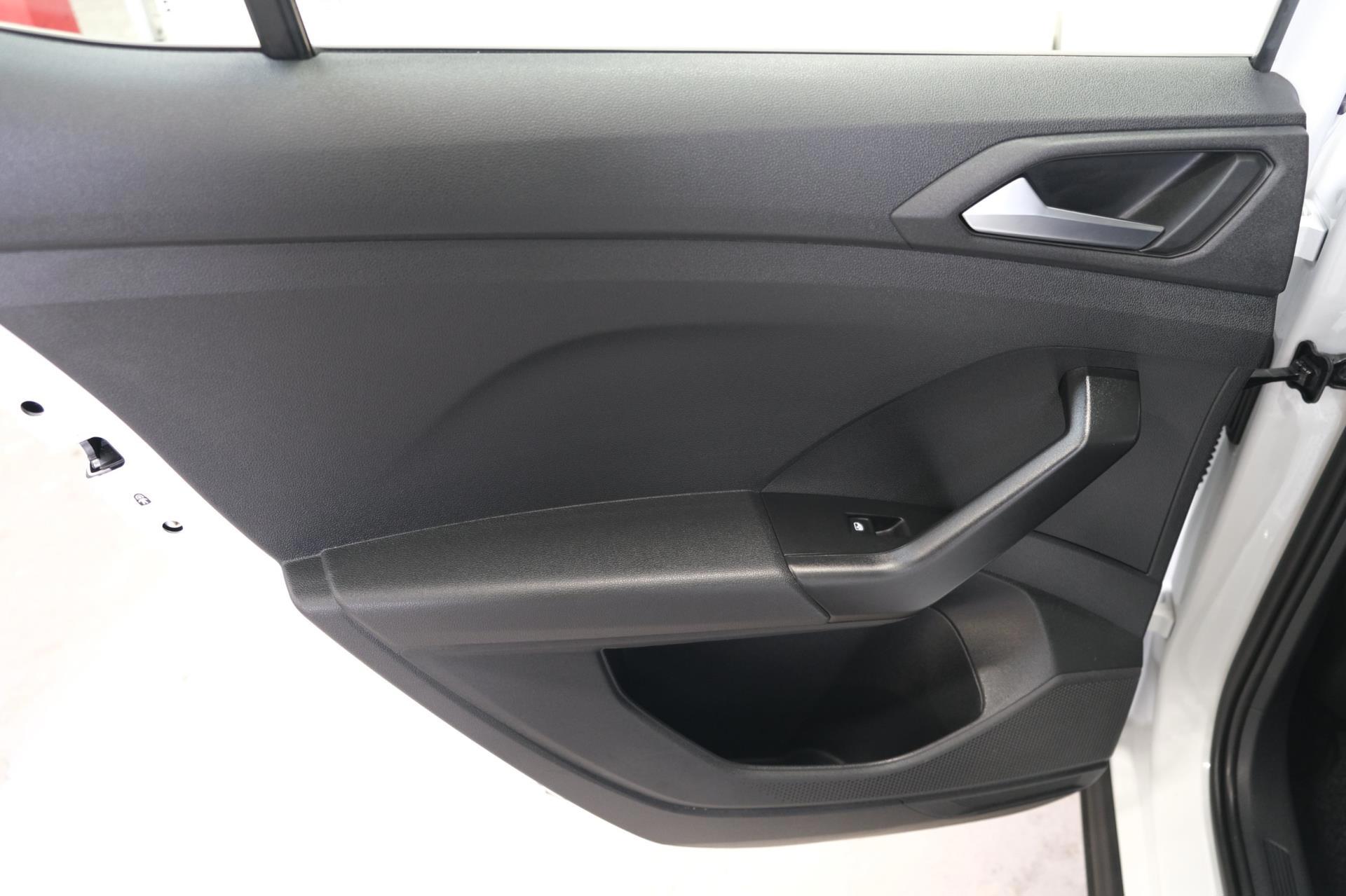 Volkswagen T-Cross 1.0 TSI Life (2021), foto 8
